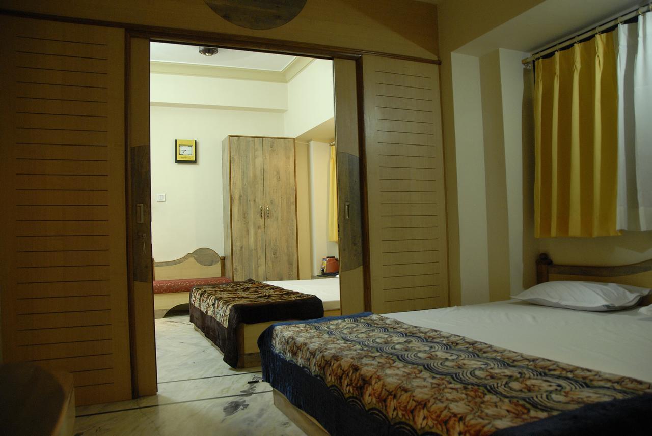 Hotel Vrinda Nāthdwāra Extérieur photo
