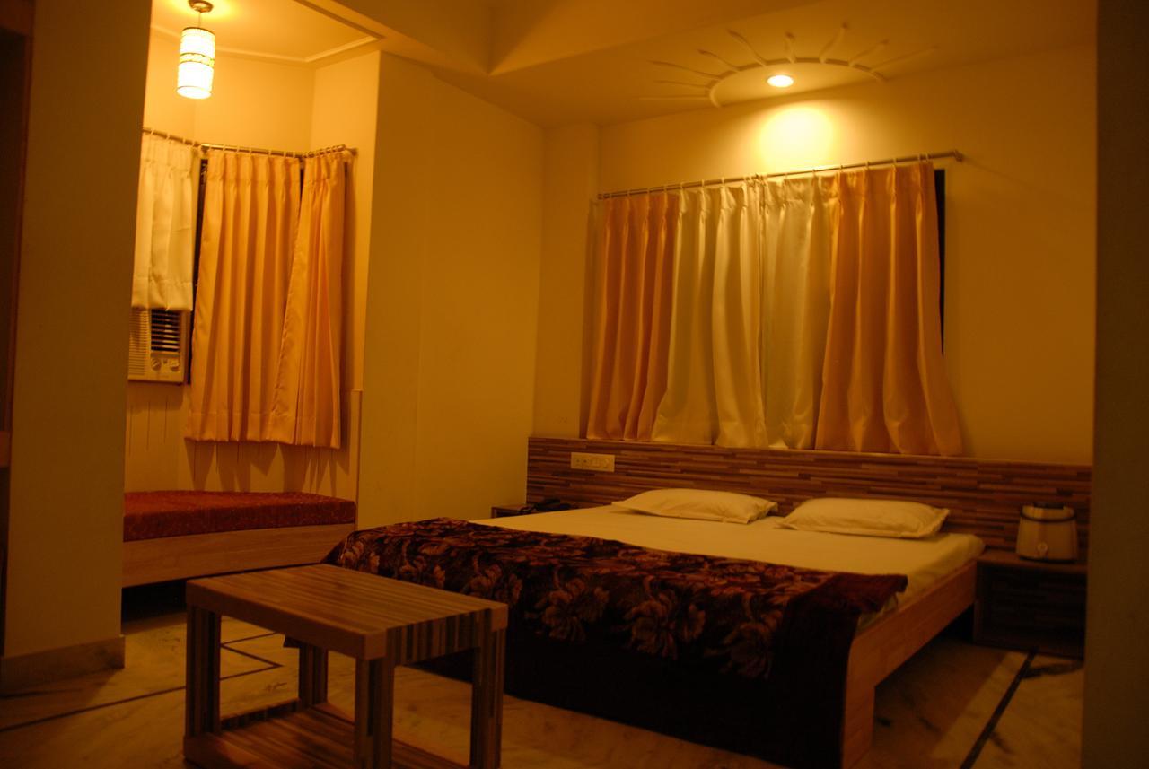 Hotel Vrinda Nāthdwāra Extérieur photo